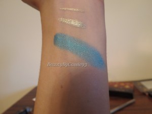 Waterproof Crème Color in Azure. (Without flash)